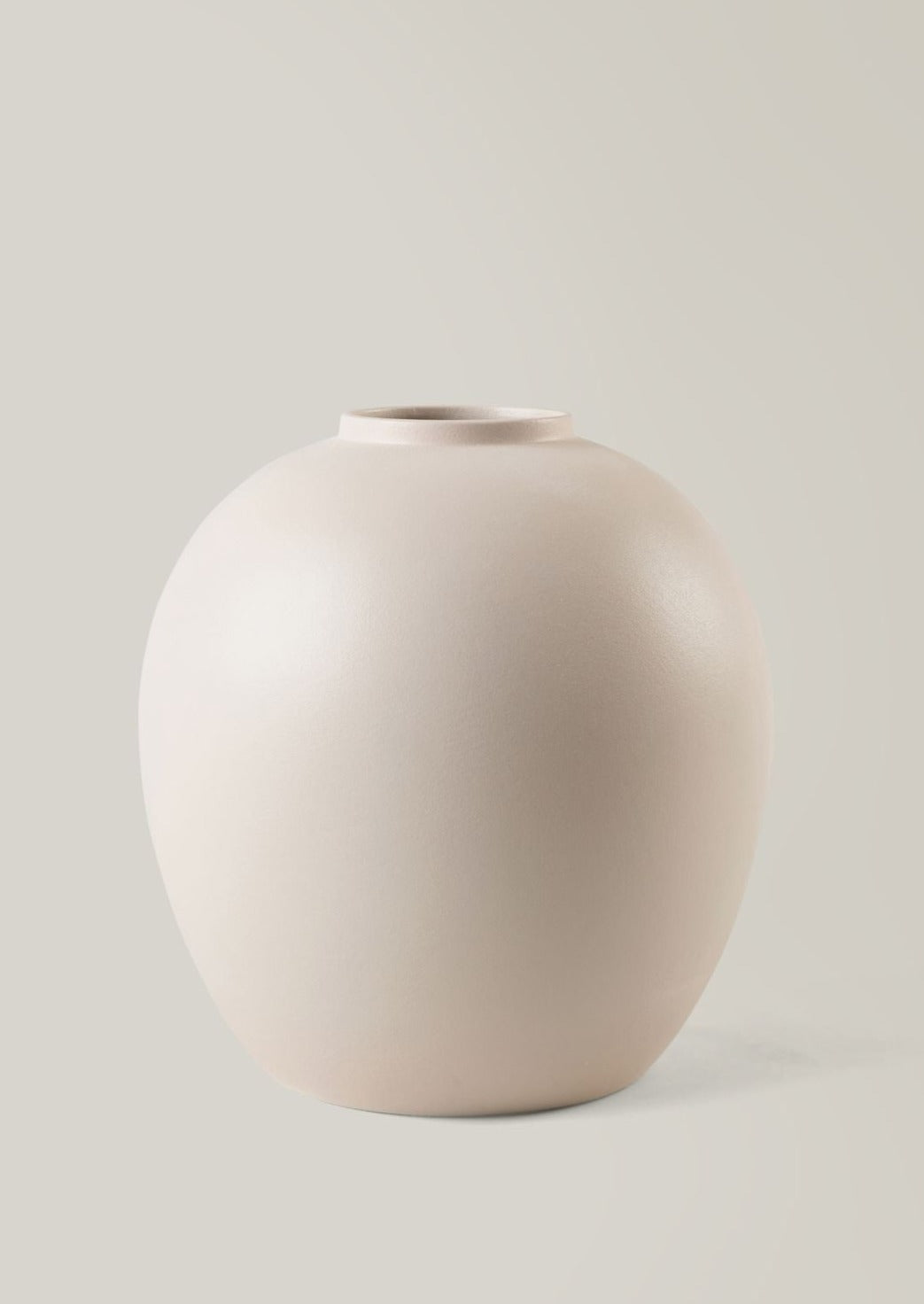 Matte Bailey Cream Vase - 10.75"